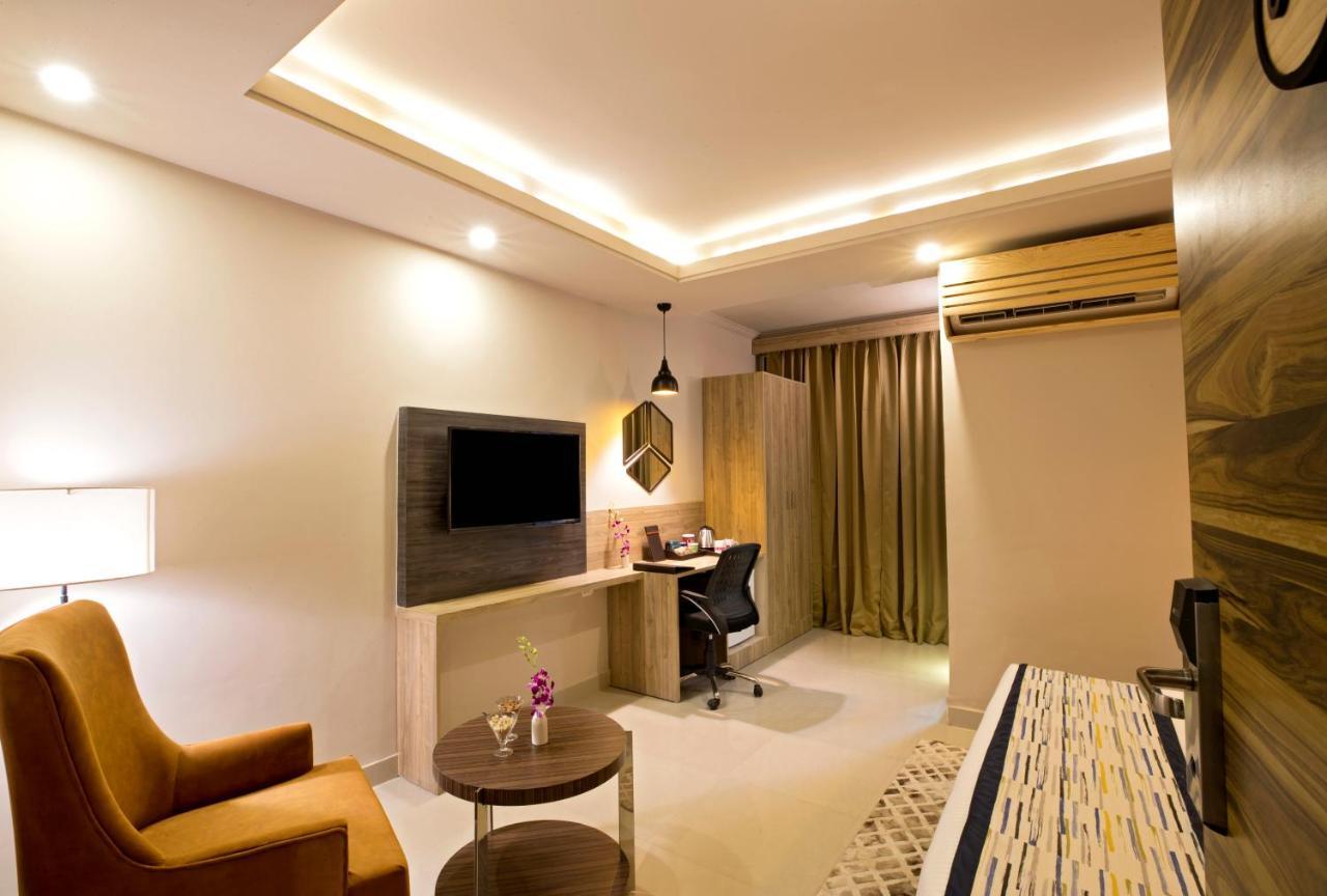 Regenta Central Noida, Sector 49 エクステリア 写真
